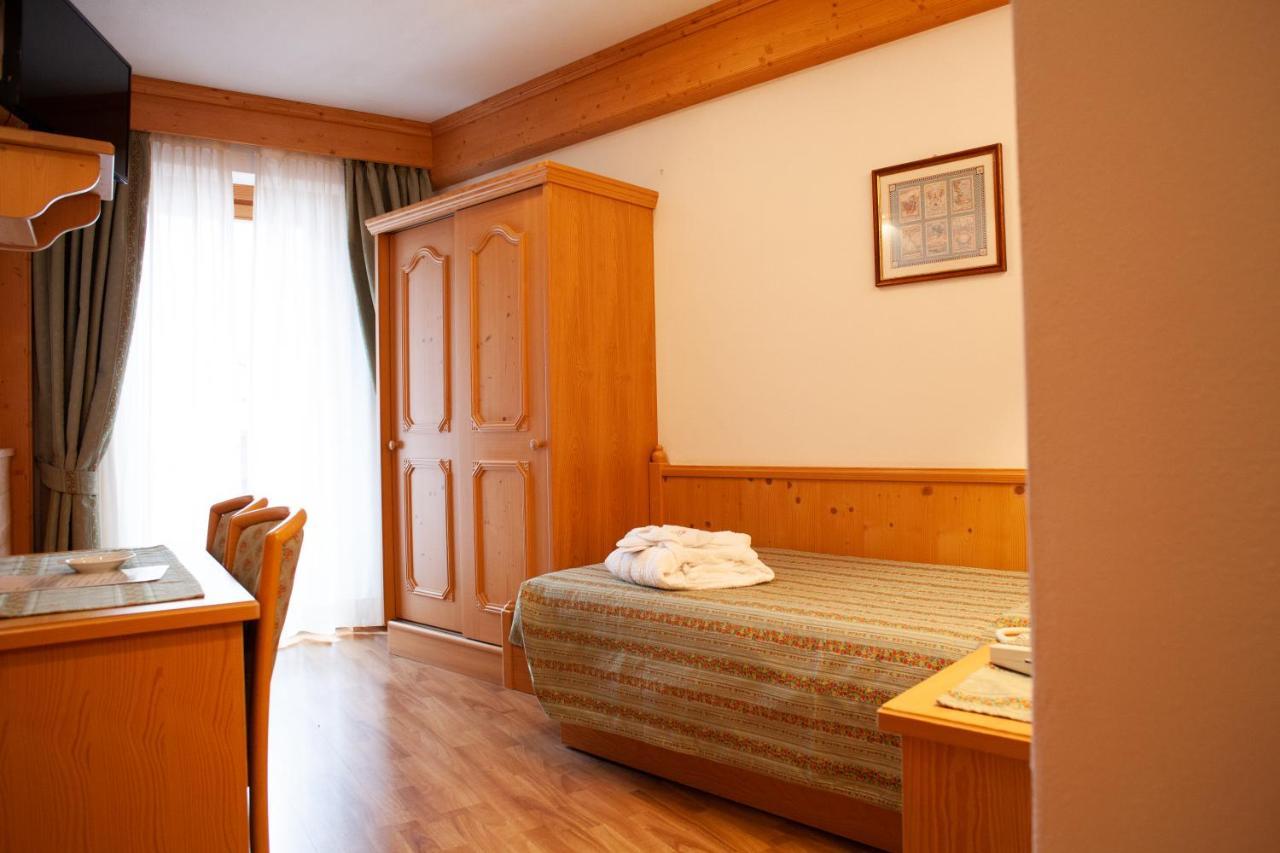 Hotel Posta Forni di Sopra Exterior foto